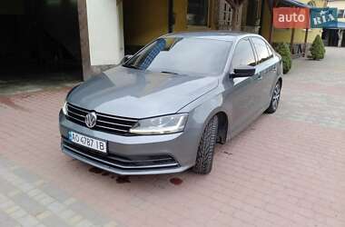 Седан Volkswagen Jetta 2015 в 