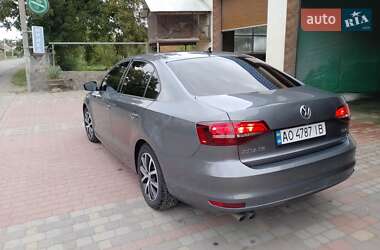 Седан Volkswagen Jetta 2015 в 