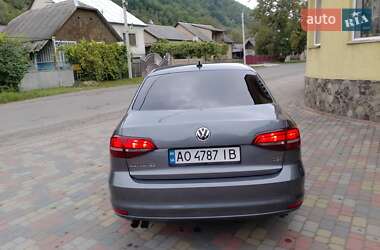 Седан Volkswagen Jetta 2015 в 