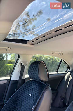 Седан Volkswagen Jetta 2012 в 