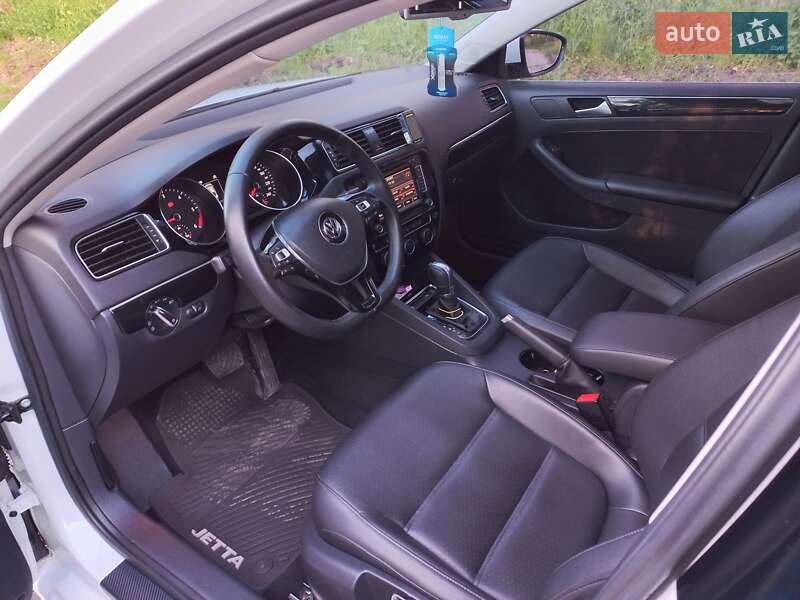Седан Volkswagen Jetta 2014 в Кропивницком