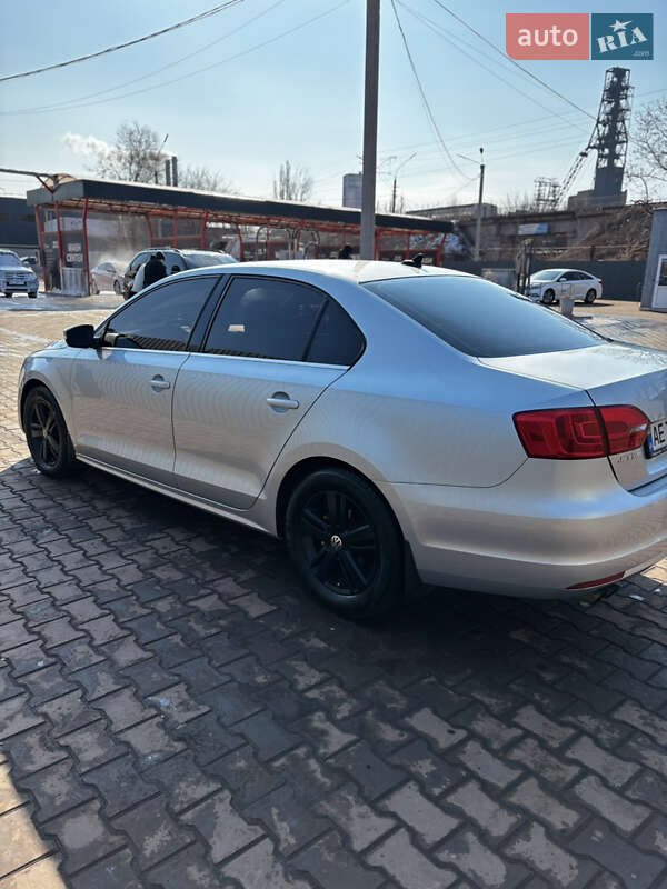 Седан Volkswagen Jetta 2012 в Кривому Розі