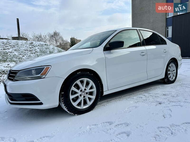 Седан Volkswagen Jetta 2015 в Львове