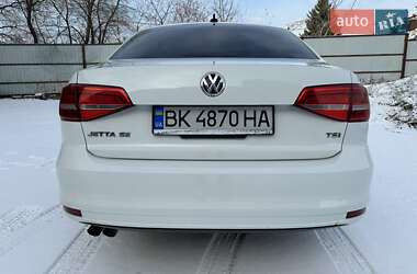 Седан Volkswagen Jetta 2015 в Львове