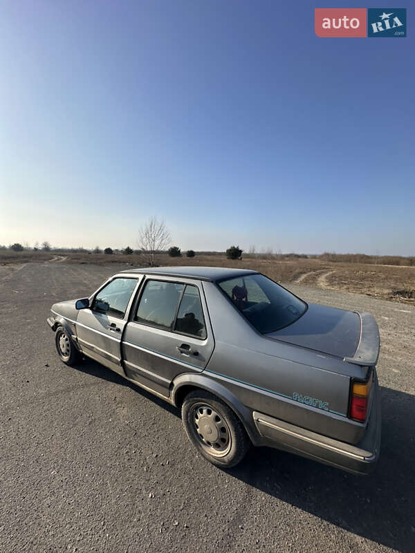 Седан Volkswagen Jetta 1989 в Ратным