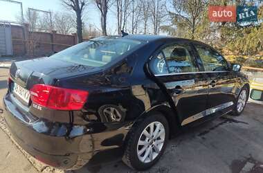 Седан Volkswagen Jetta 2013 в 