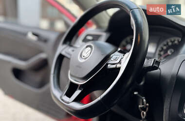 Седан Volkswagen Jetta 2013 в Львове