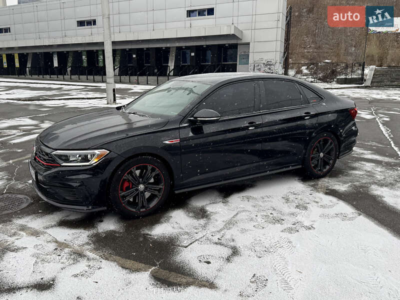 Седан Volkswagen Jetta 2019 в Киеве
