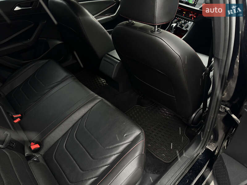 Седан Volkswagen Jetta 2019 в Киеве