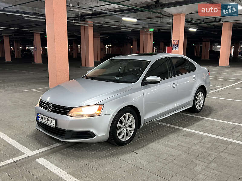 Седан Volkswagen Jetta 2012 в Києві