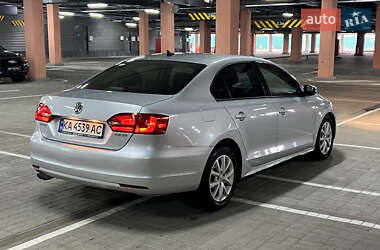 Седан Volkswagen Jetta 2012 в Києві