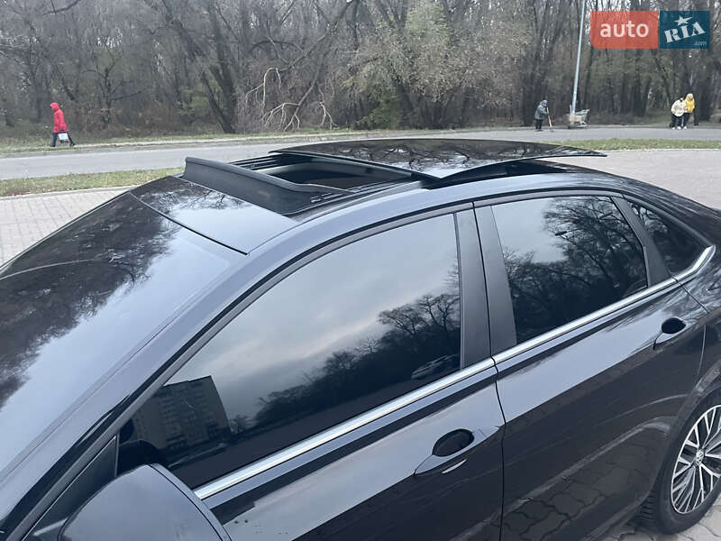 Седан Volkswagen Jetta 2018 в Сумах