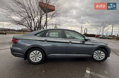 Седан Volkswagen Jetta 2018 в 