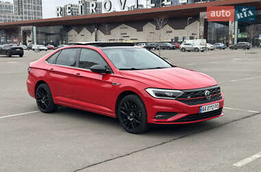 Седан Volkswagen Jetta 2018 в Києві