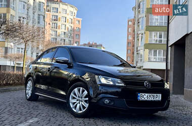 Седан Volkswagen Jetta 2013 в Ивано-Франковске