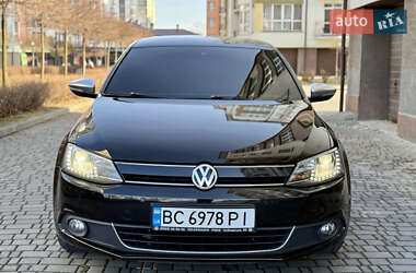 Седан Volkswagen Jetta 2013 в Ивано-Франковске