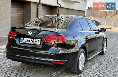 Седан Volkswagen Jetta 2013 в Ивано-Франковске