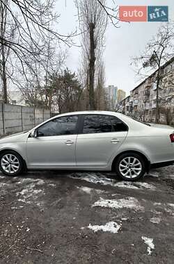 Седан Volkswagen Jetta 2010 в Киеве