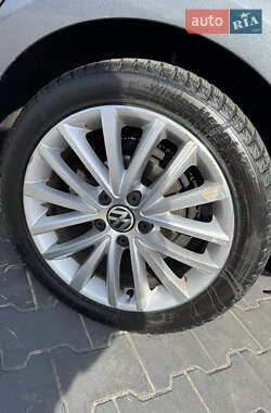 Седан Volkswagen Jetta 2015 в 