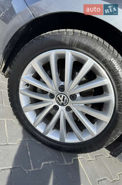 Седан Volkswagen Jetta 2015 в 