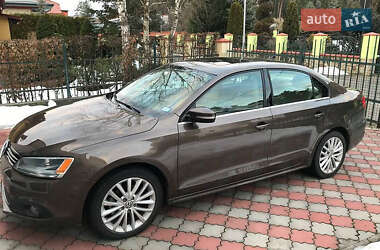 Седан Volkswagen Jetta 2014 в Львове