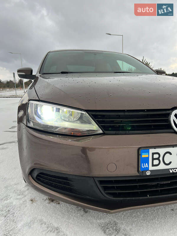 Седан Volkswagen Jetta 2013 в Львові фото 7 Седан Volkswagen Jetta 2013 в Львові