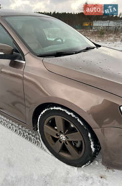 Седан Volkswagen Jetta 2013 в 