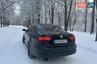 Седан Volkswagen Jetta 2015 в 