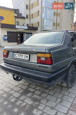 Седан Volkswagen Jetta 1988 в Львове