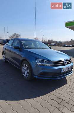 Седан Volkswagen Jetta 2017 в Днепре