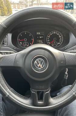 Седан Volkswagen Jetta 2011 в 