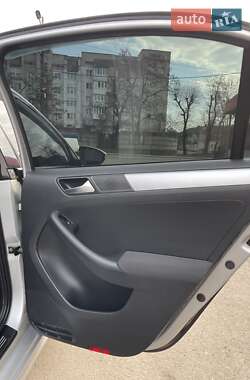 Седан Volkswagen Jetta 2011 в 