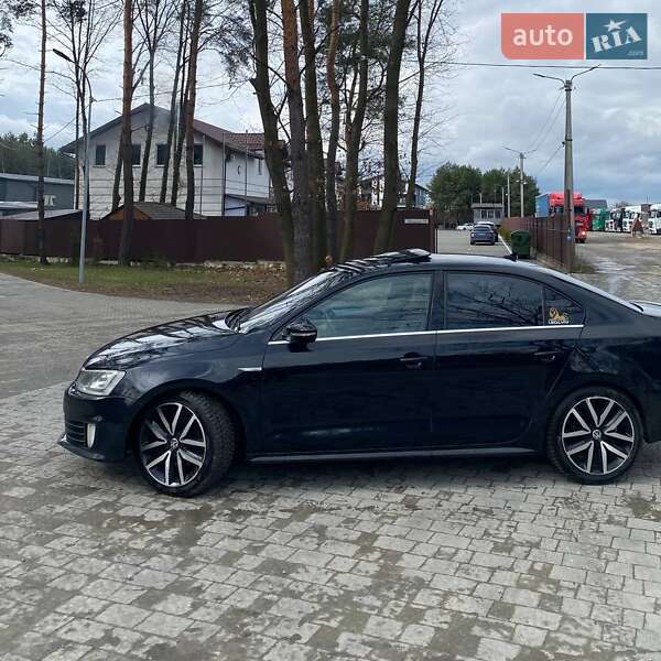 Седан Volkswagen Jetta 2012 в Львові