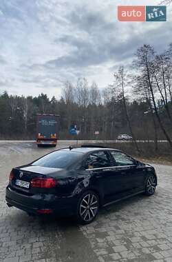 Седан Volkswagen Jetta 2012 в 