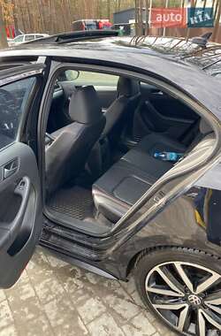 Седан Volkswagen Jetta 2012 в 