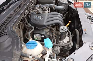 Седан Volkswagen Jetta 2013 в 