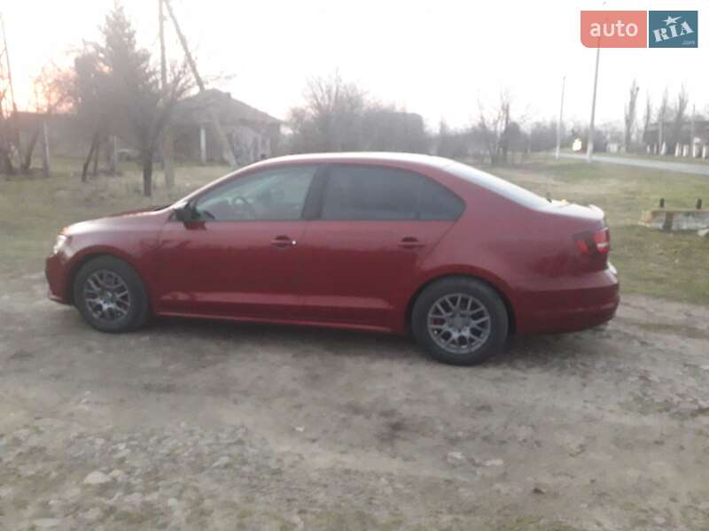 Седан Volkswagen Jetta 2016 в Окнах