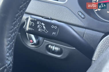 Седан Volkswagen Jetta 2012 в 