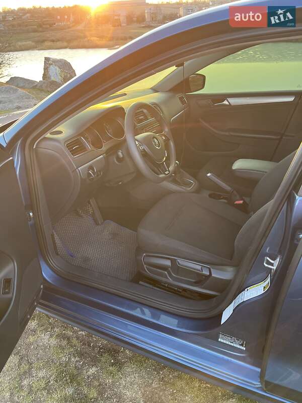 Седан Volkswagen Jetta 2016 в Кривому Розі