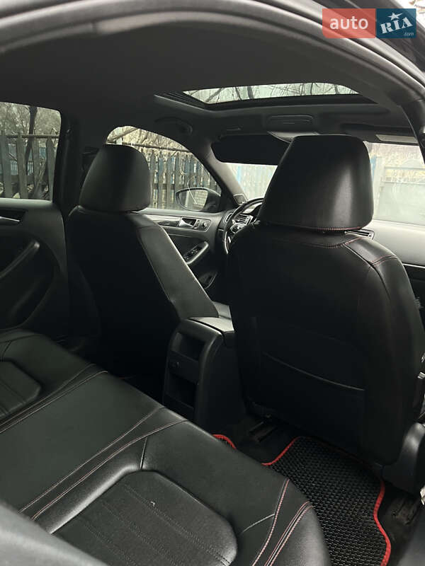 Седан Volkswagen Jetta 2014 в Першотравенске