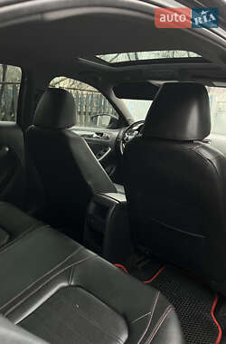 Седан Volkswagen Jetta 2014 в 