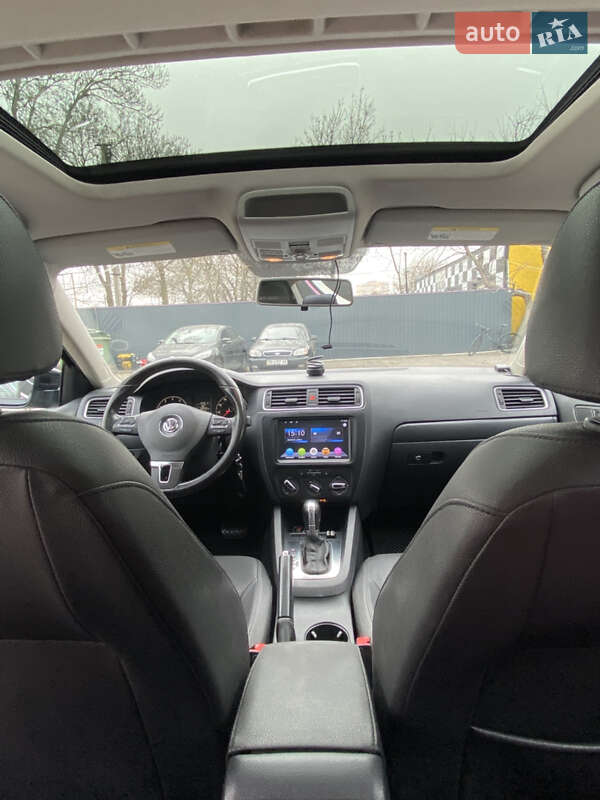 Седан Volkswagen Jetta 2011 в Одесі