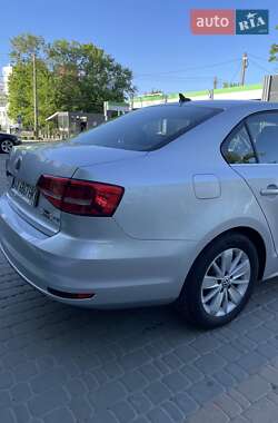 Седан Volkswagen Jetta 2015 в Харькове