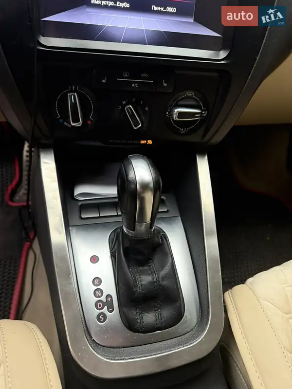 Седан Volkswagen Jetta 2013 в 