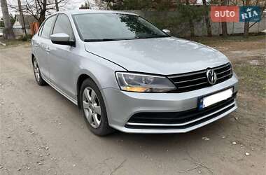 Седан Volkswagen Jetta 2015 в Дніпрі