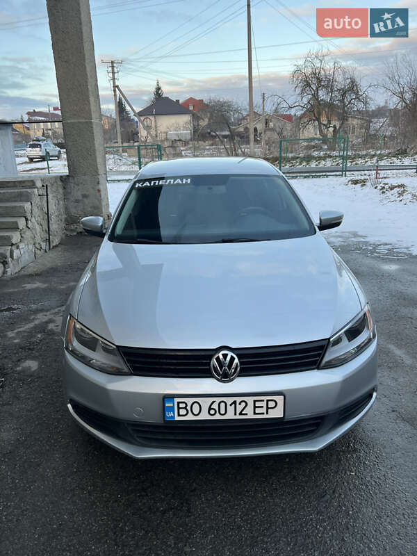 Volkswagen Jetta 2011
