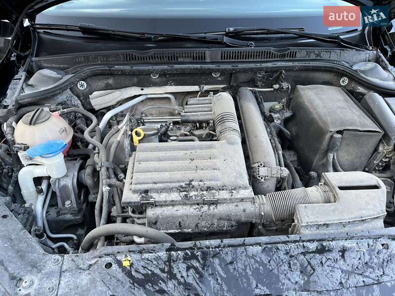 Седан Volkswagen Jetta 2017 в Львове