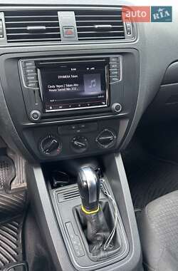 Седан Volkswagen Jetta 2015 в Харькове