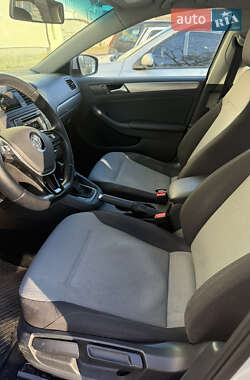 Седан Volkswagen Jetta 2017 в 