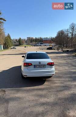 Седан Volkswagen Jetta 2016 в 